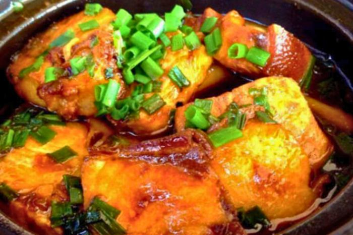 cá chình suối kho tộ