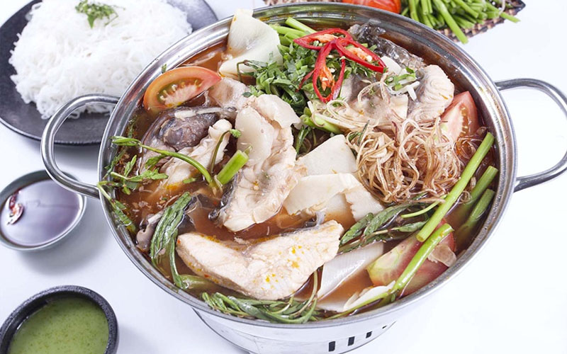 cá song nấu lẩu chua cay
