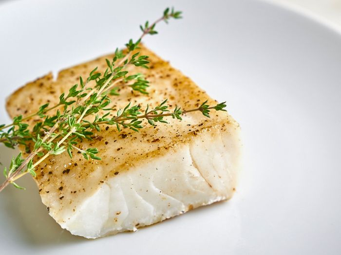 cá tuyết áp chảo