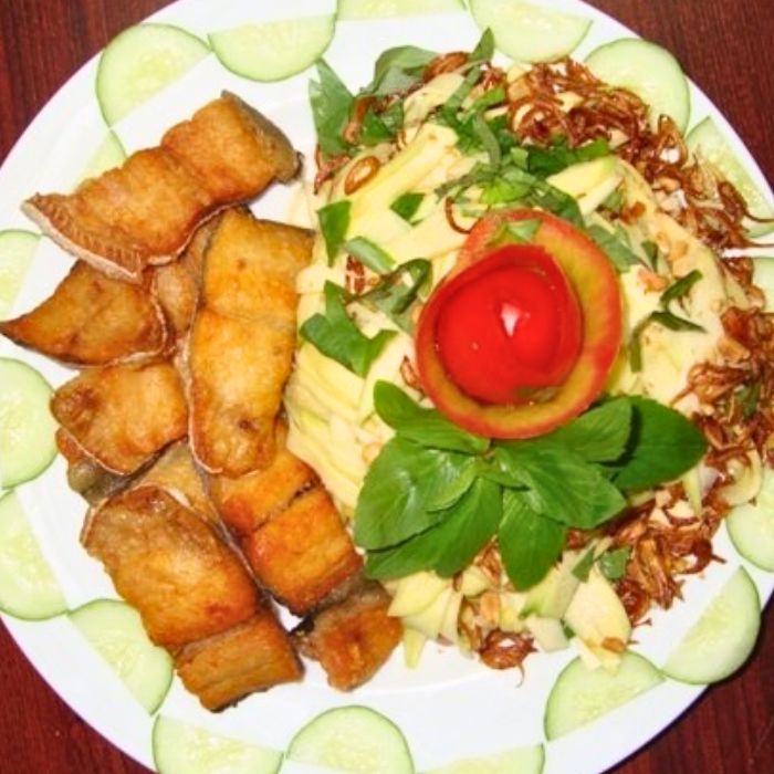 gỏi xoài cá dứa khô