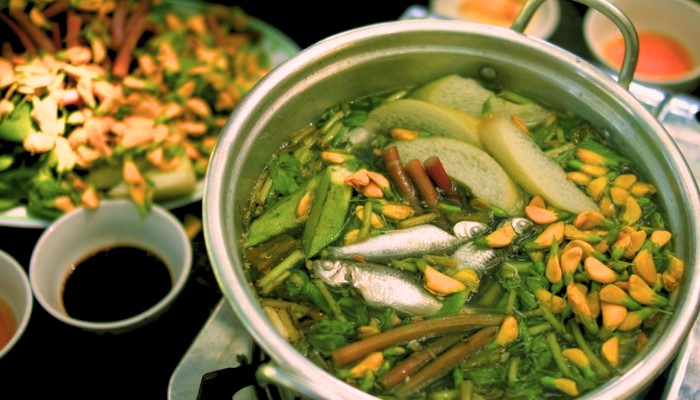 lẩu cá linh bông điên điển quán ăn hải sản Cần Thơ