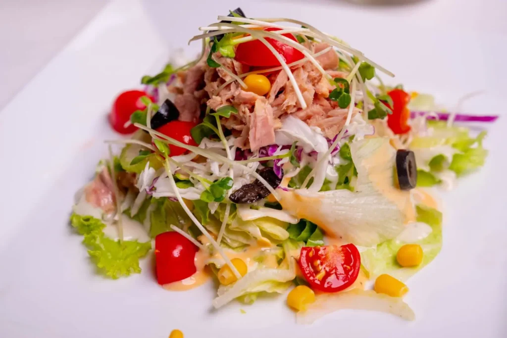 Món ngon từ cá - Salad cá món ăn lý tưởng để chăm sóc sức khỏe và ăn kiêng