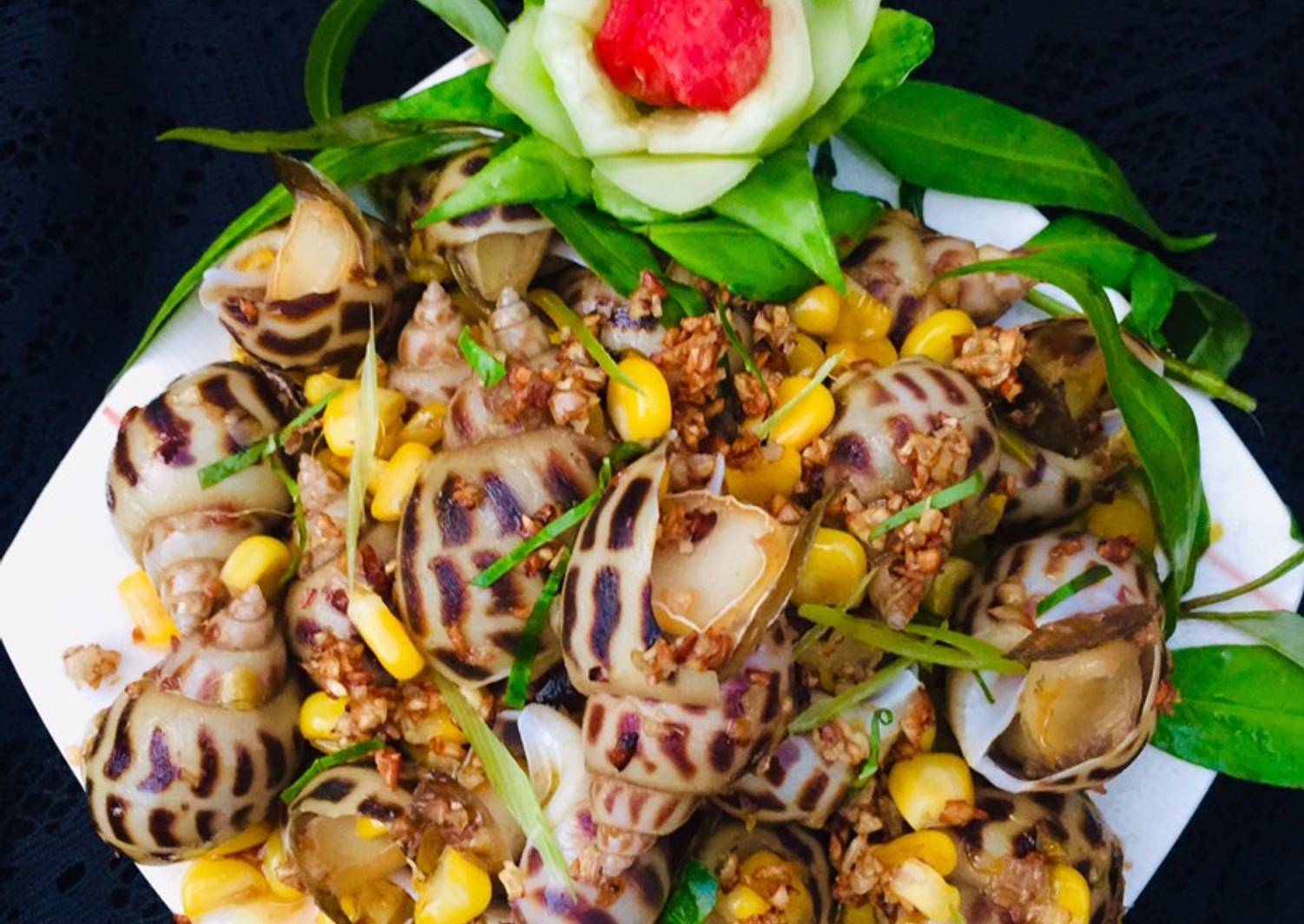 ốc hương xào bơ tỏi thơm béo hấp dẫn