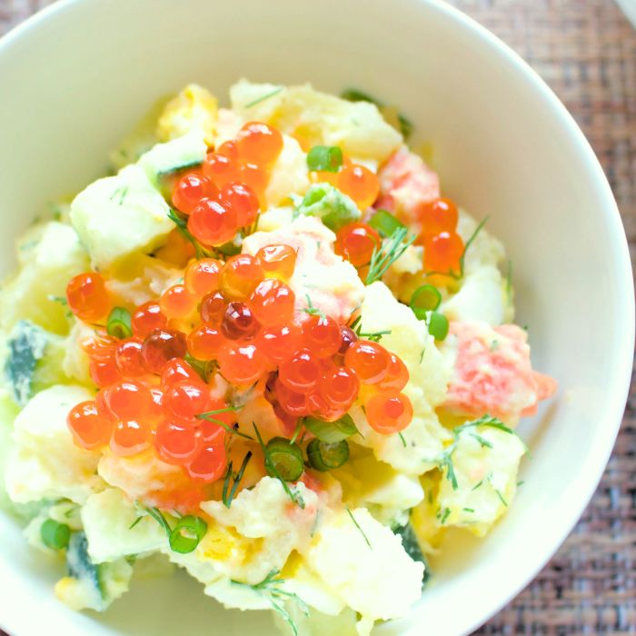 salad trứng cá hồi