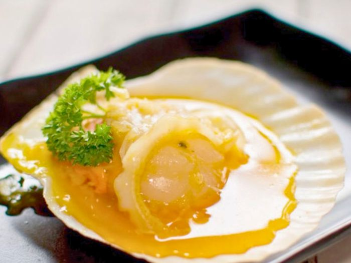 sò điệp Nhật nướng bơ tỏi