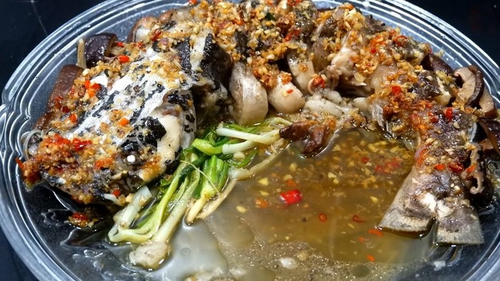 thưởng thức món cá lăng hấp xì dầu
