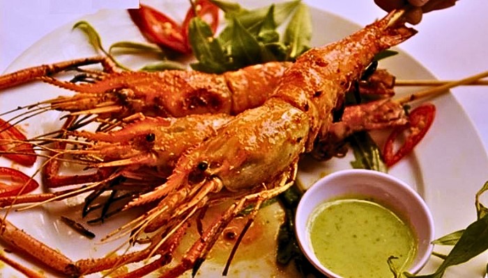 tôm càng xanh nướng muối ớt quán ăn hải sản Cần Thơ