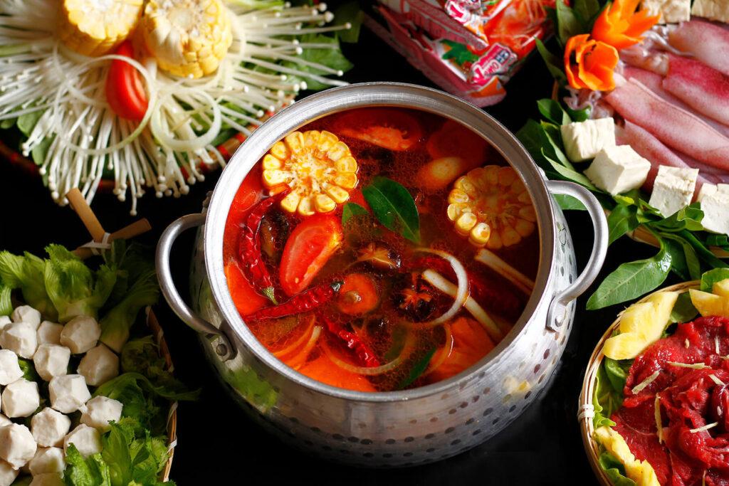 cách trình bày lẩu hải sản chua cay