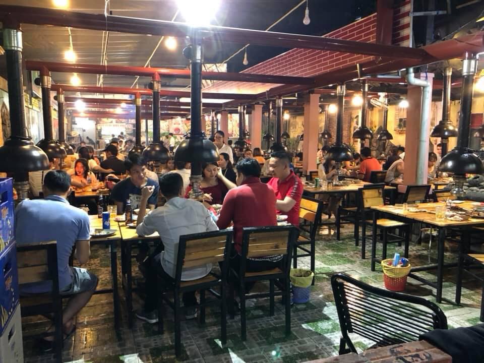buffet hải sản sài gòn-không gian cánh đồng quán