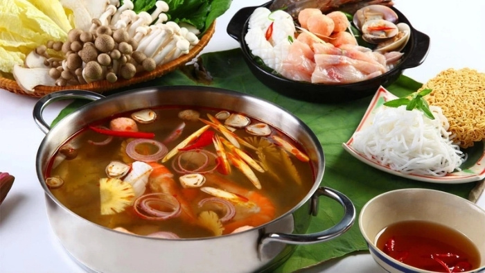 lẩu hải sản chua cay truyền thống