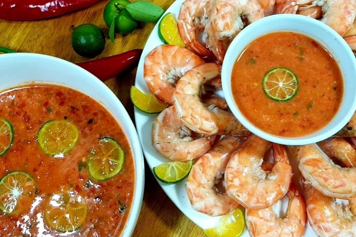 muối ớt đỏ chấm hải sản hấp dẫn