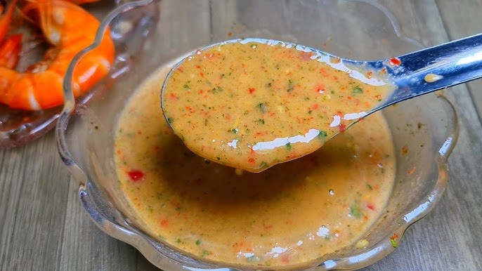 muối ớt đỏ chấm hải sản với sữa đặc